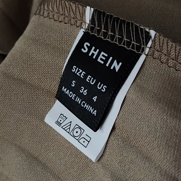 Elegant Brown Pleated Skirt - Picture 2 of 4